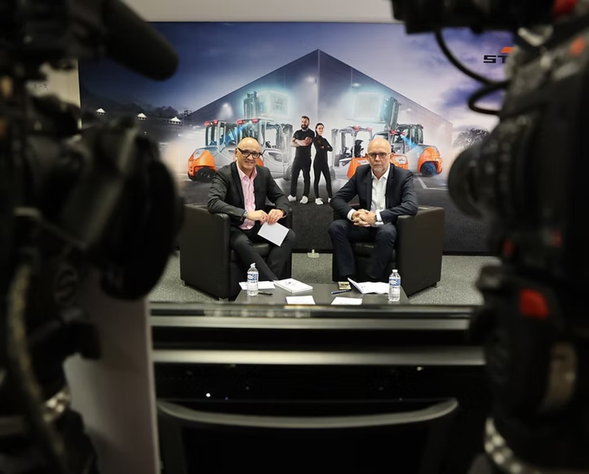 Client interview filming by JPG VIDEO